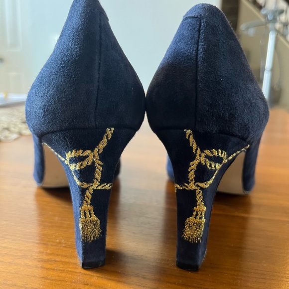 ✨ 80s VINTAGE Gold Tassel Navy Suede Pumps ✨ - Picture 3 of 5